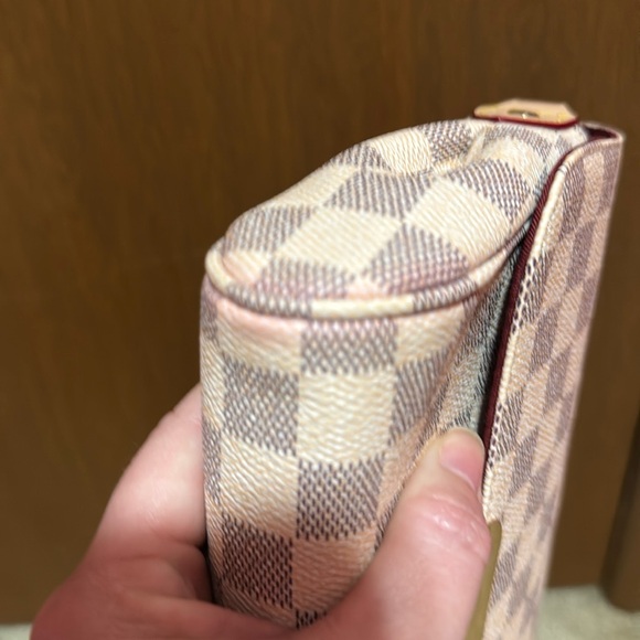 White Checkered Bag - Picture 4 of 6